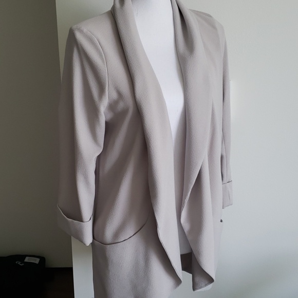Aritzia Jackets & Blazers - MInt Condition Aritizia Chevalier Drapey Blazer